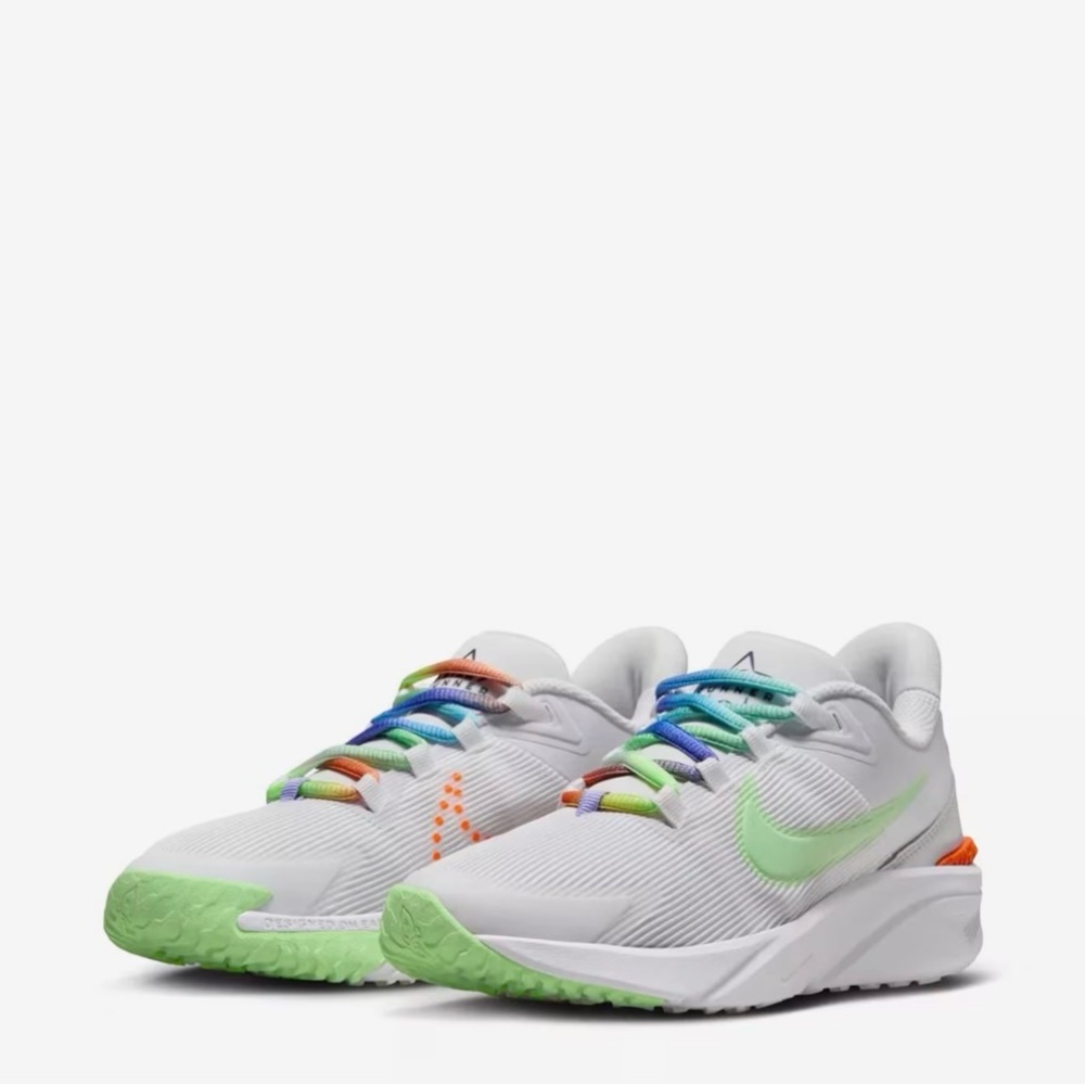 BRAND NEW!! Nike Star Runner 4 Next
Nature SE